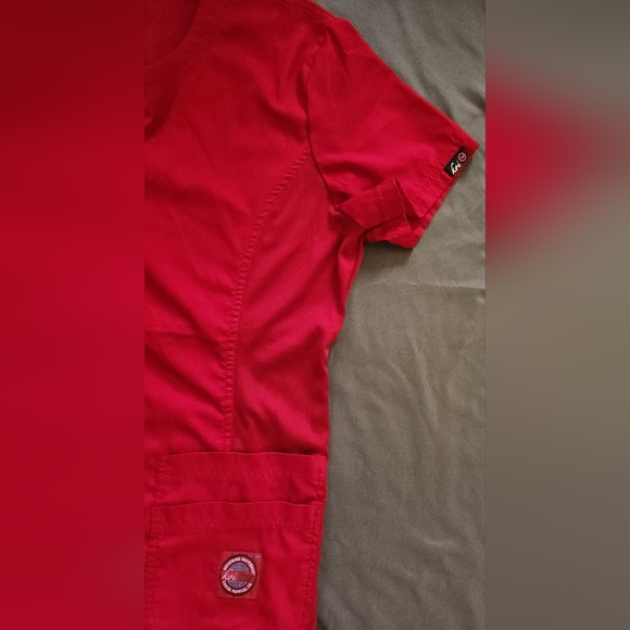 Scrub top - Picture 3 of 7